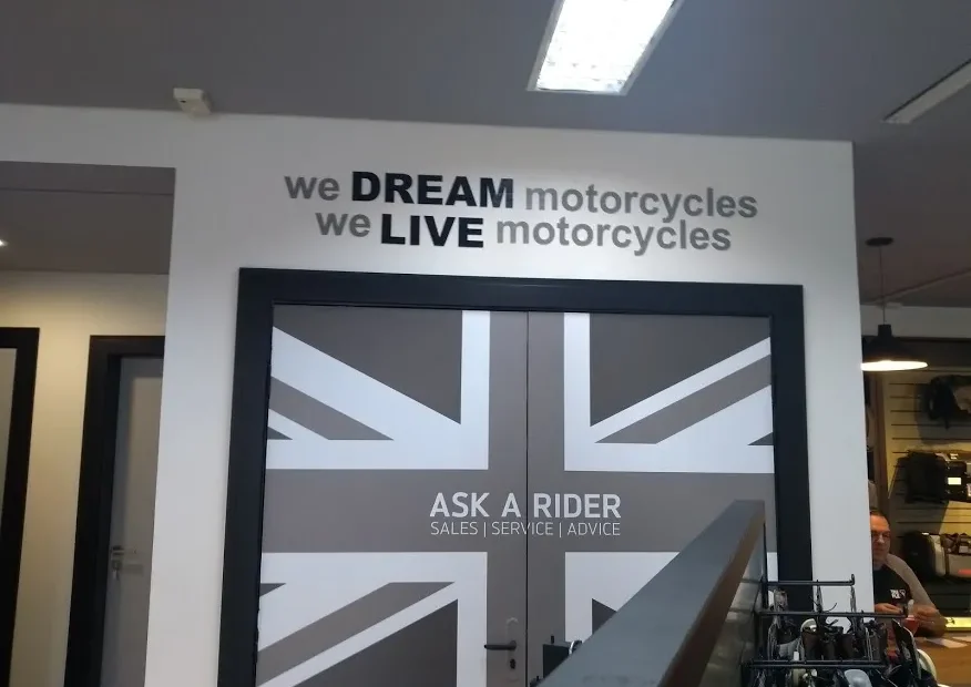Adesivo decorativo para loja de motos