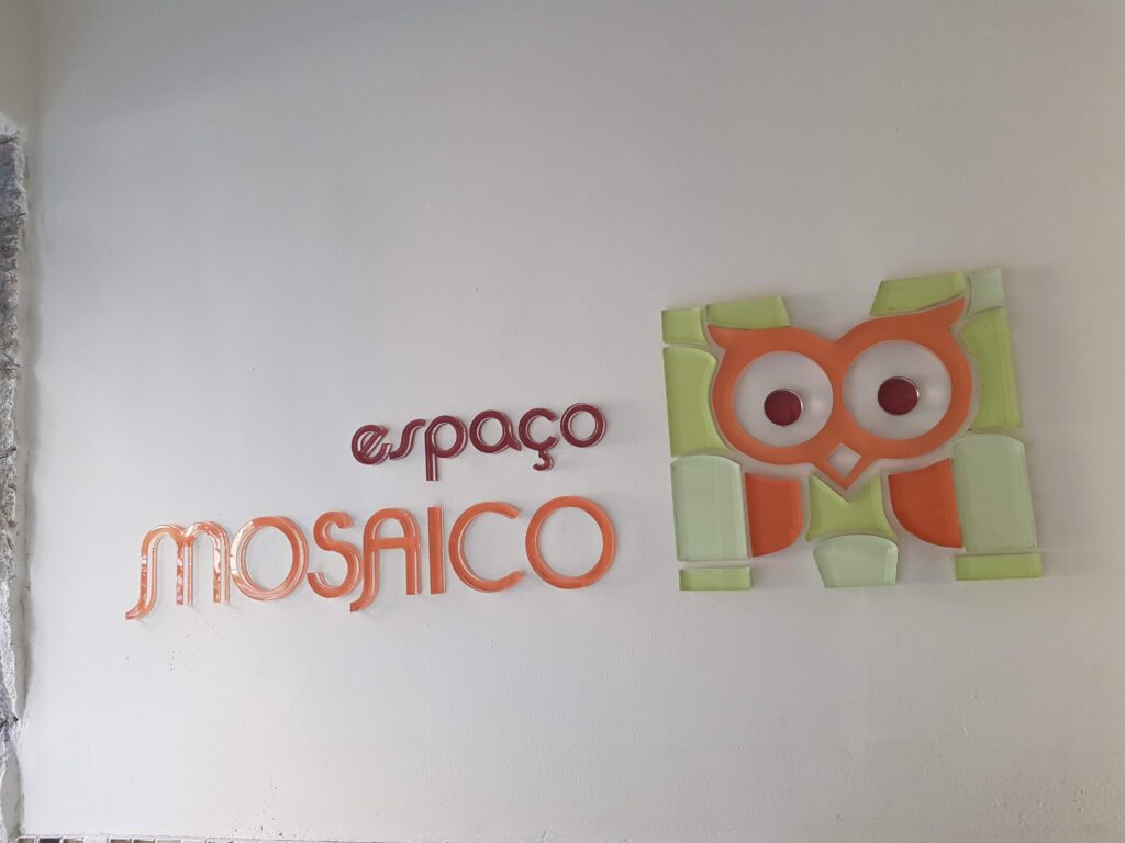 Logo para Espaço Mosaico. 