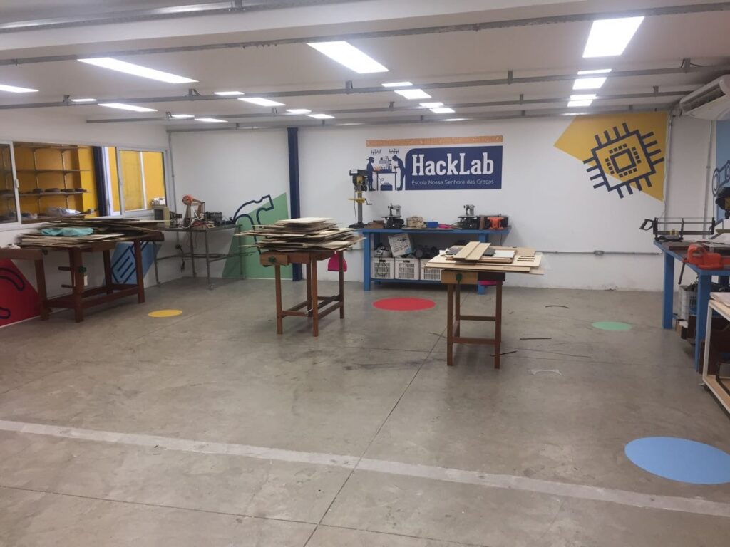 Comunicação visual para escola.