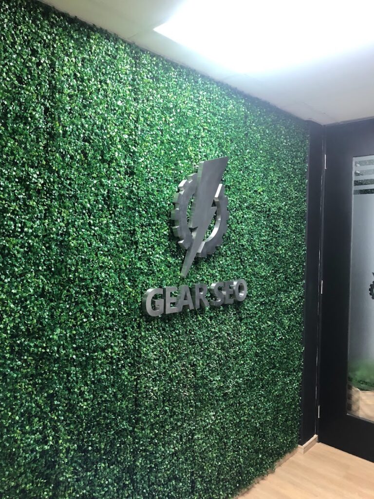 Logotipo em aço.