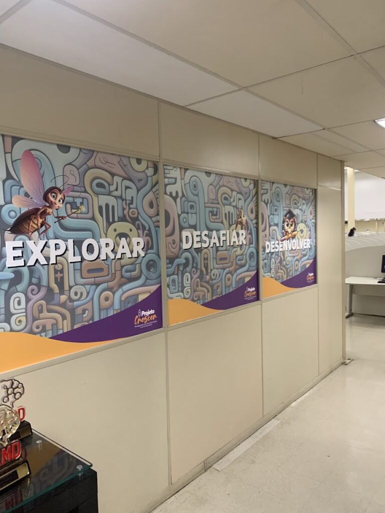 Adesivos impressos em alta resolução.