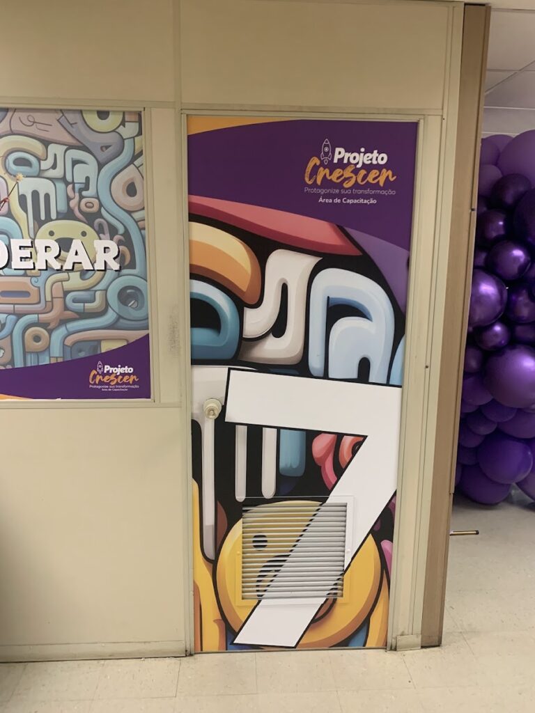 Adesivos impressos em alta resolução.