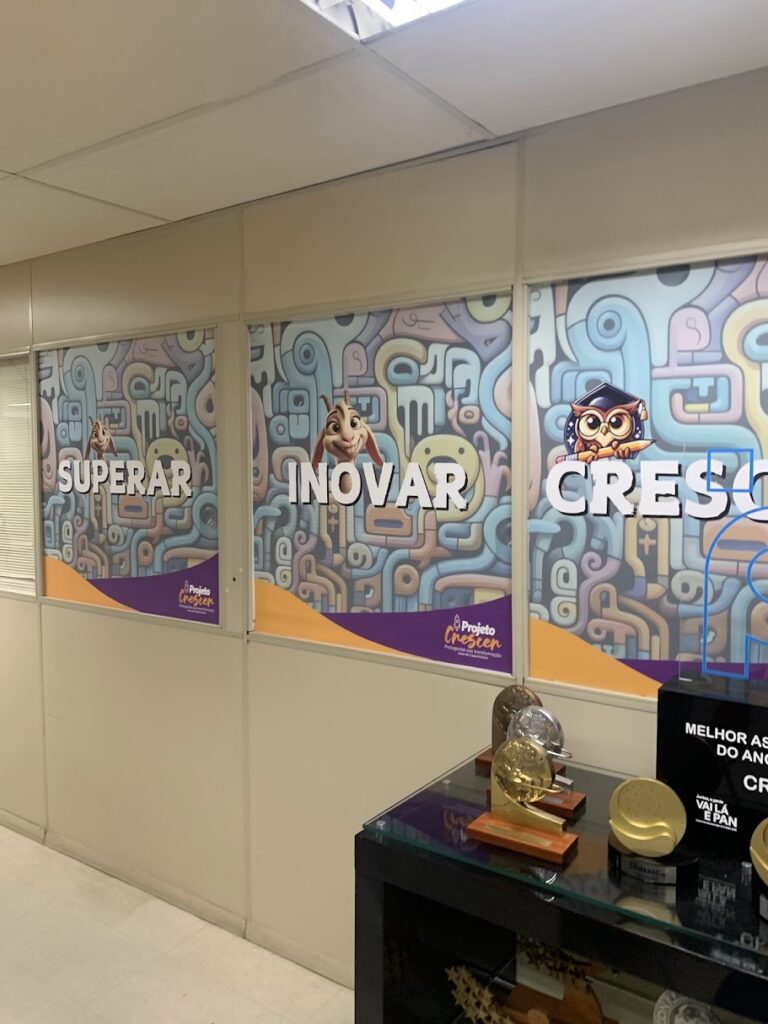 Adesivos impressos em alta resolução.