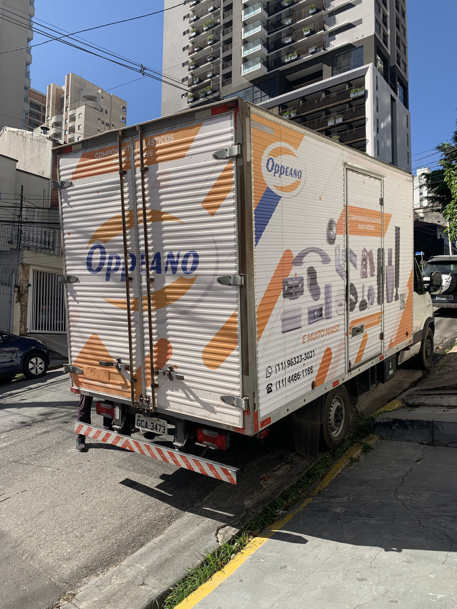 Envelopamento de baú corrugado