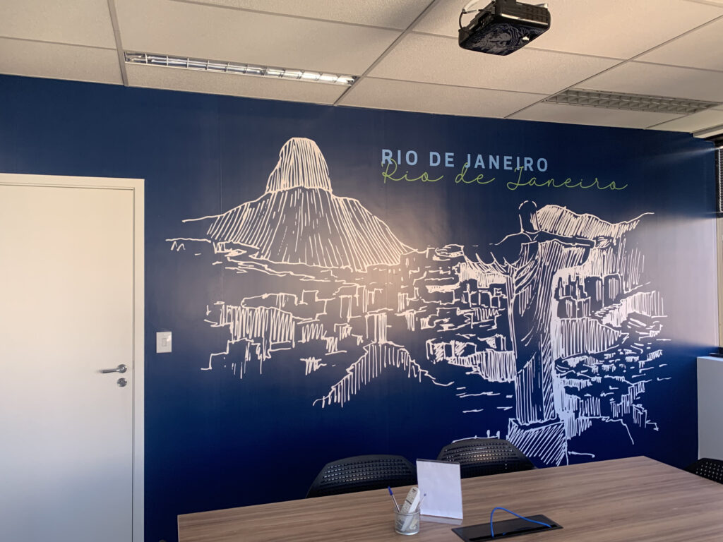Comunicação visual para multinacional.