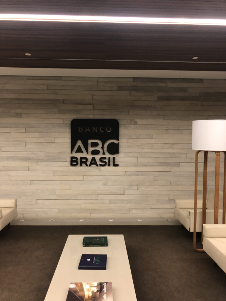 Comunicação visual para banco.
