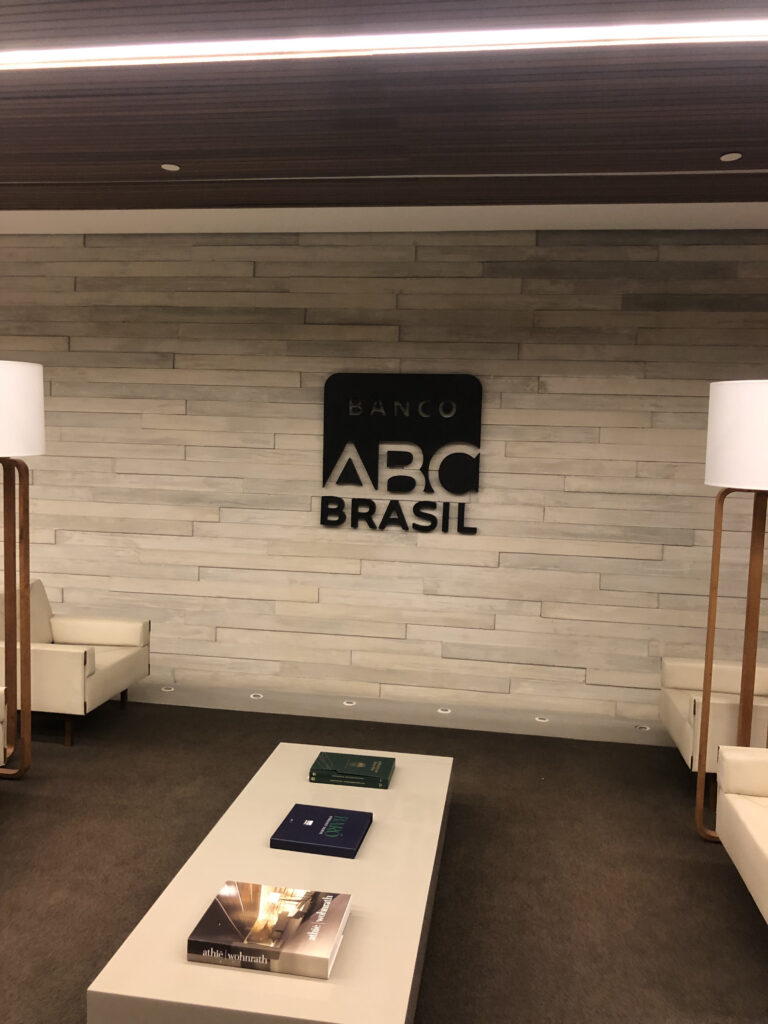 Comunicação visual para banco.