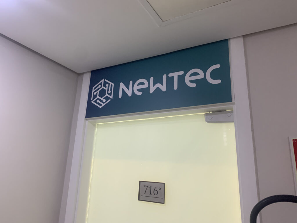 Comunicação visual para escritório.