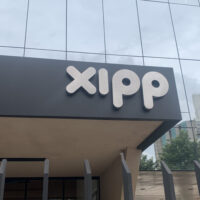 Letreiros em aço inox escovado