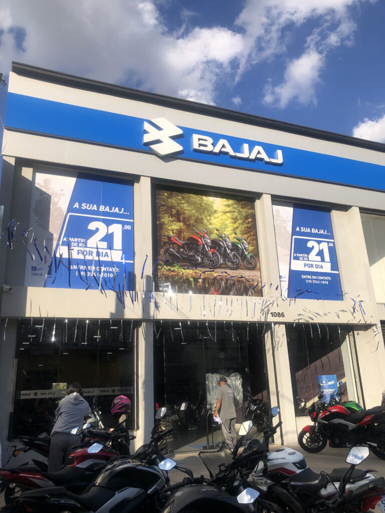 Adesivo de vitrine personalizado