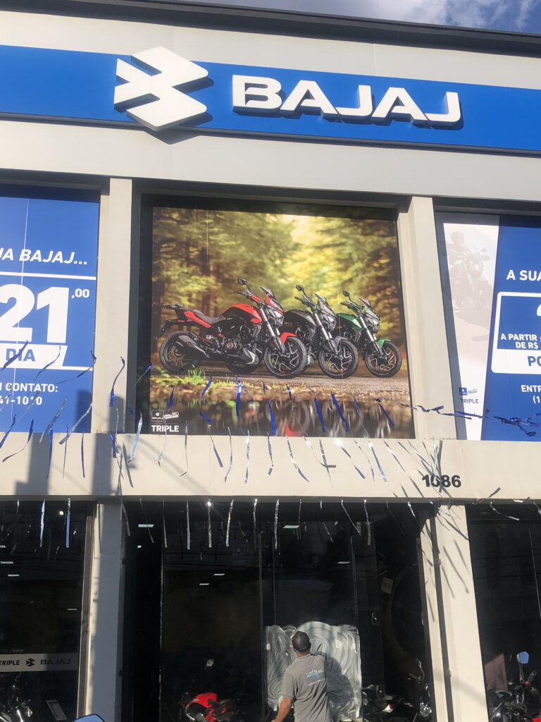 Adesivo de vitrine personalizado
