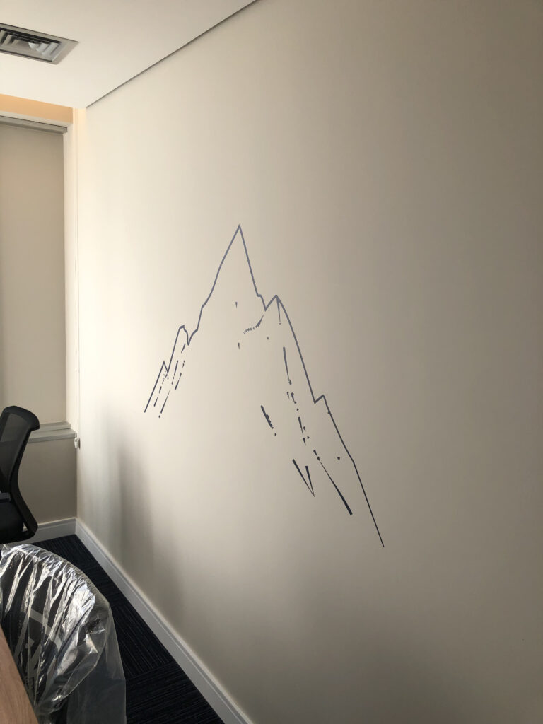 Adesivo de parede para empresa de investimento.