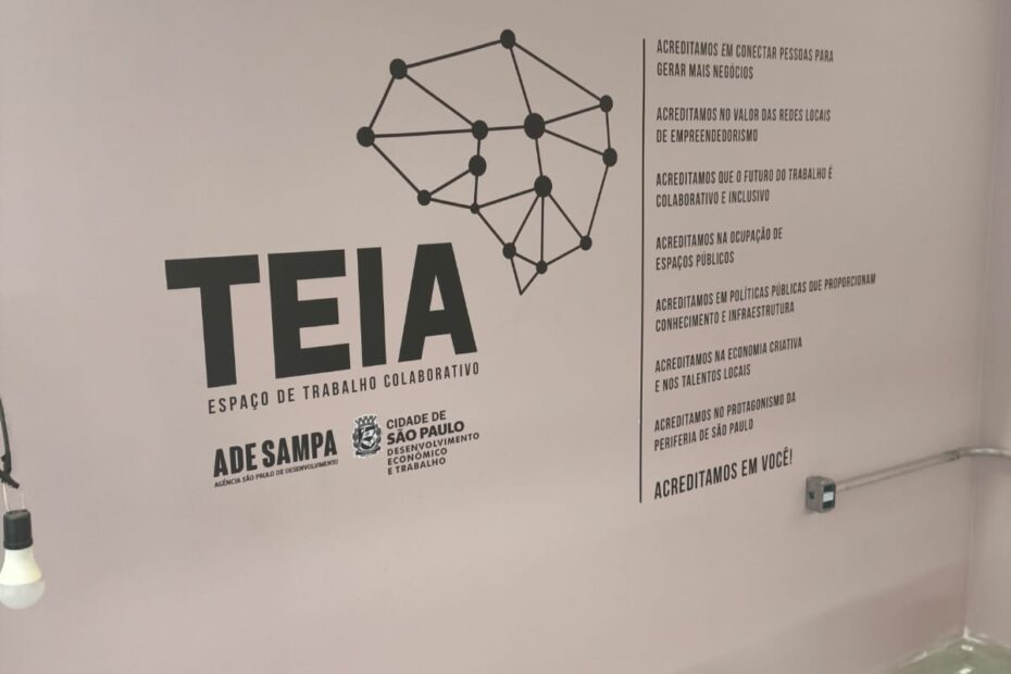 Adesivo personalizado para parede.