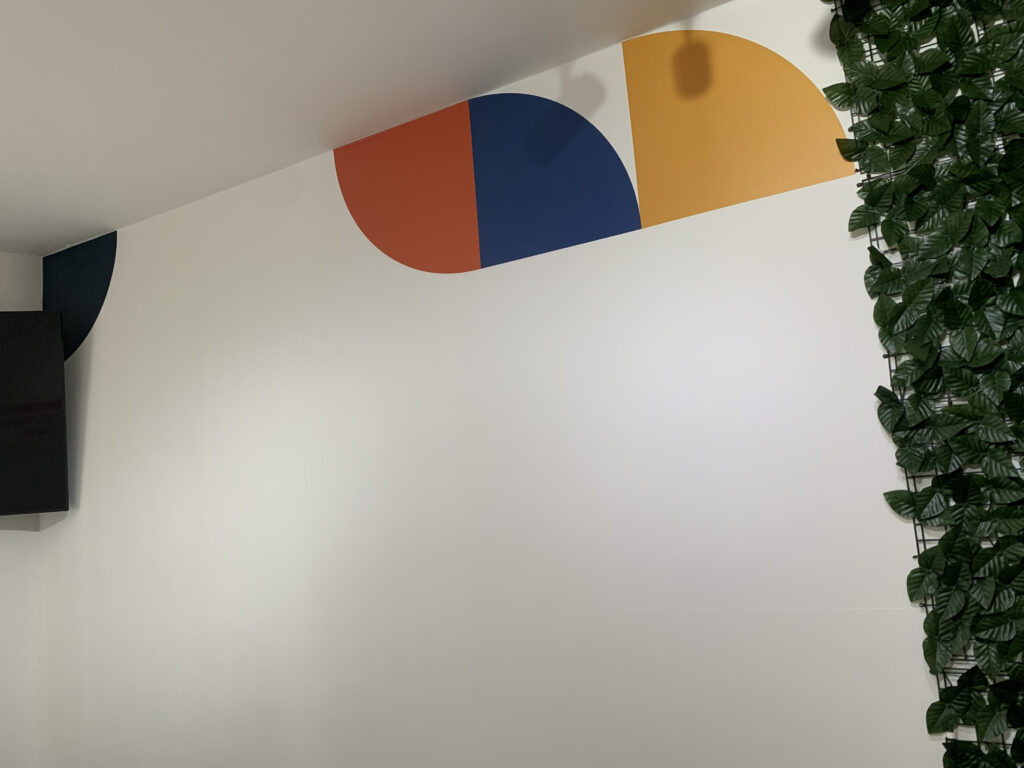 Adesivo para ambiente corporativo.