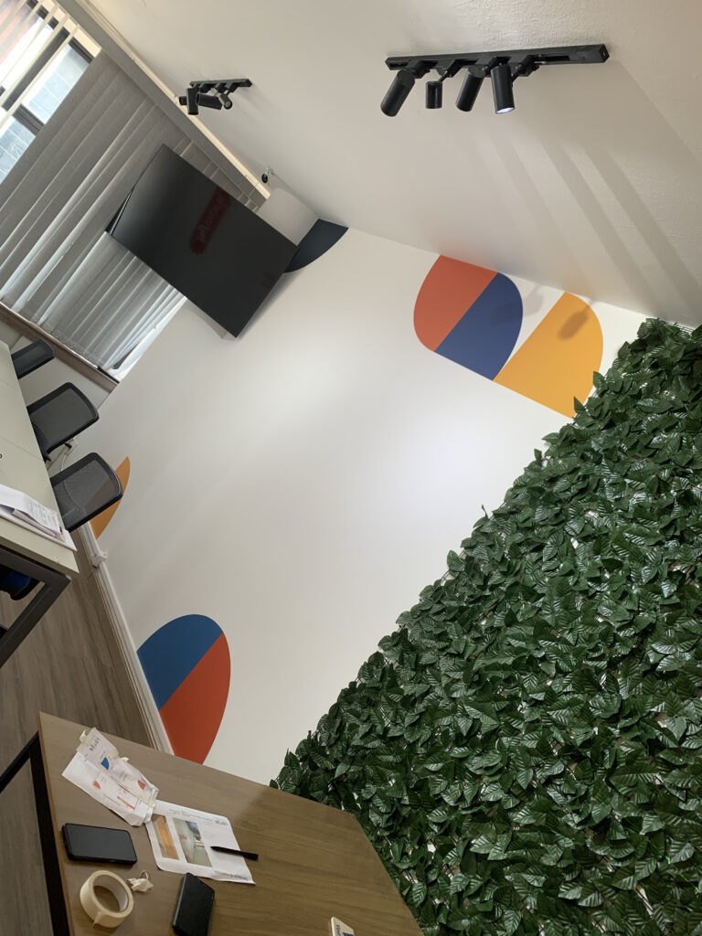 Adesivo para ambiente corporativo.