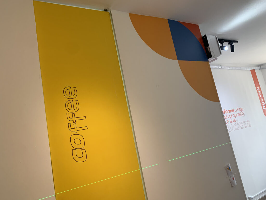 Adesivo para ambiente corporativo.