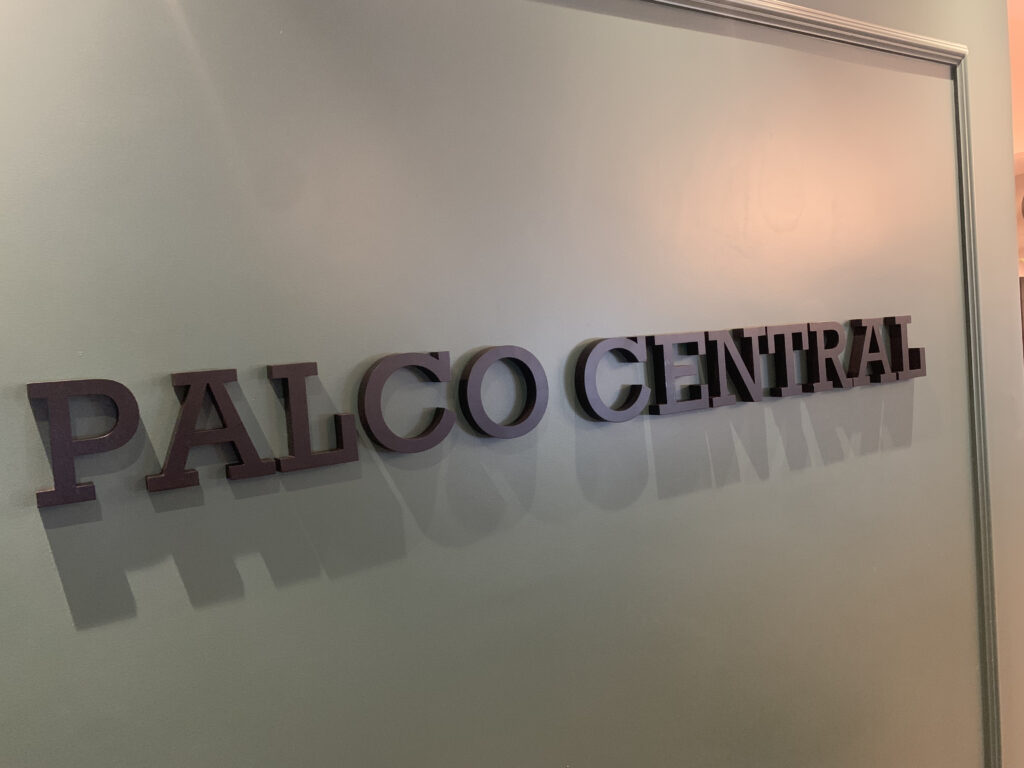 Sinalização em acrílico