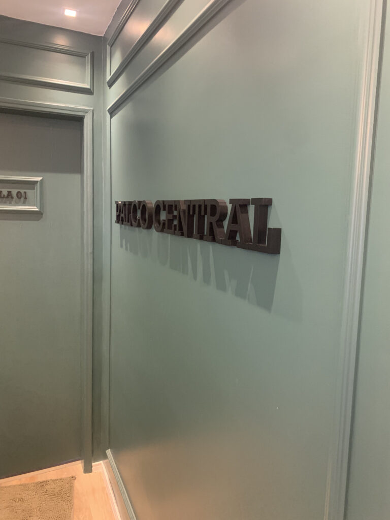 Sinalização em acrílico