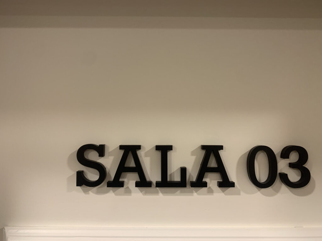 Sinalização em acrílico