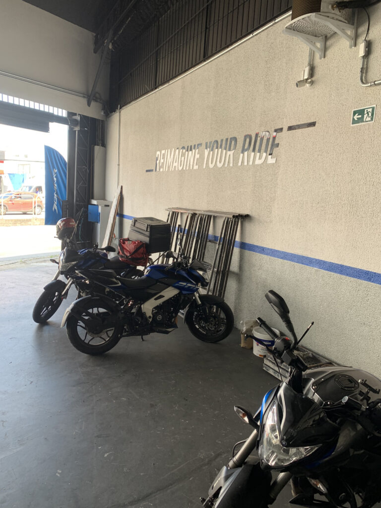 Adesivação de paredes.