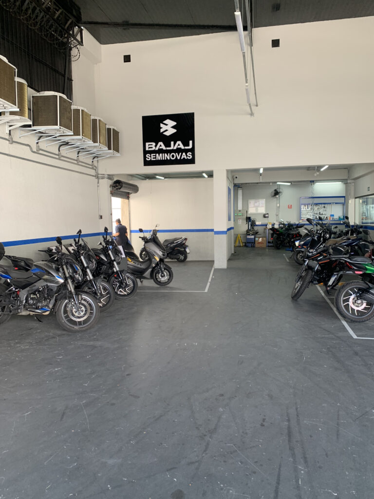 Adesivação de paredes.