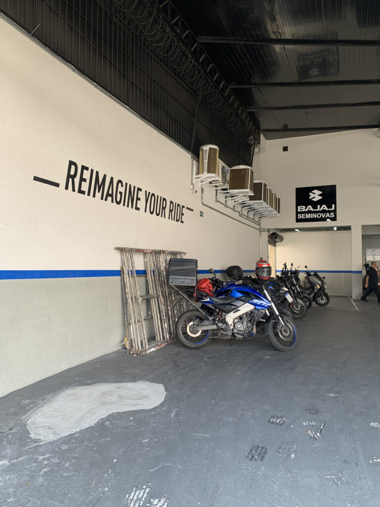 Adesivação de paredes.