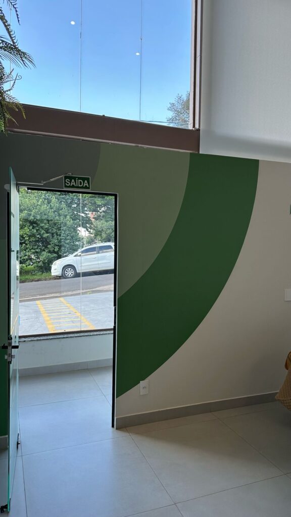 Adesivos com recorte especial.