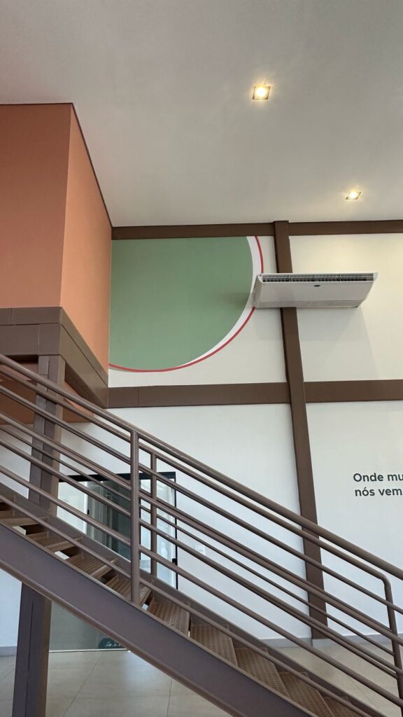 Adesivos com recorte especial.